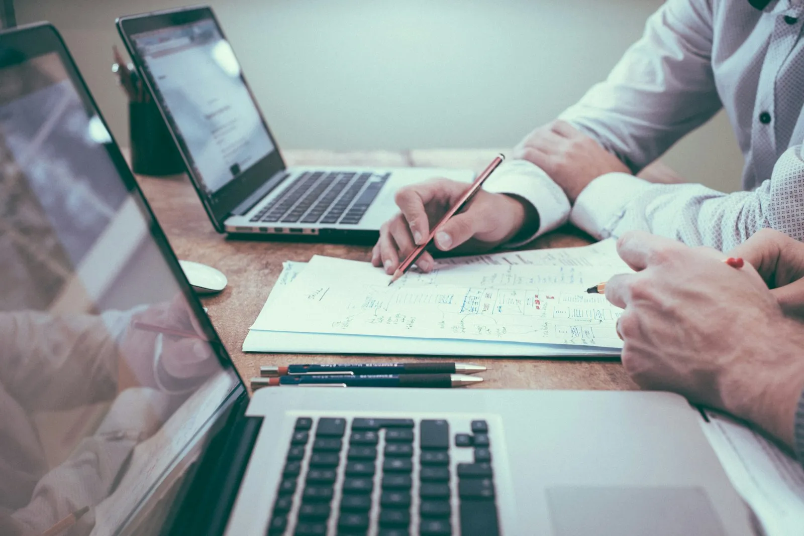 Top Contract Dispute Examples and How to Handle Them